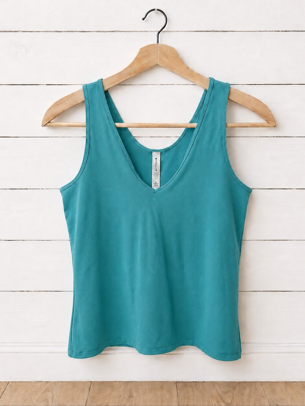 Athleta Transcend VitaFree V-Neck Workout Tank Top Teal Blue Green Sz S